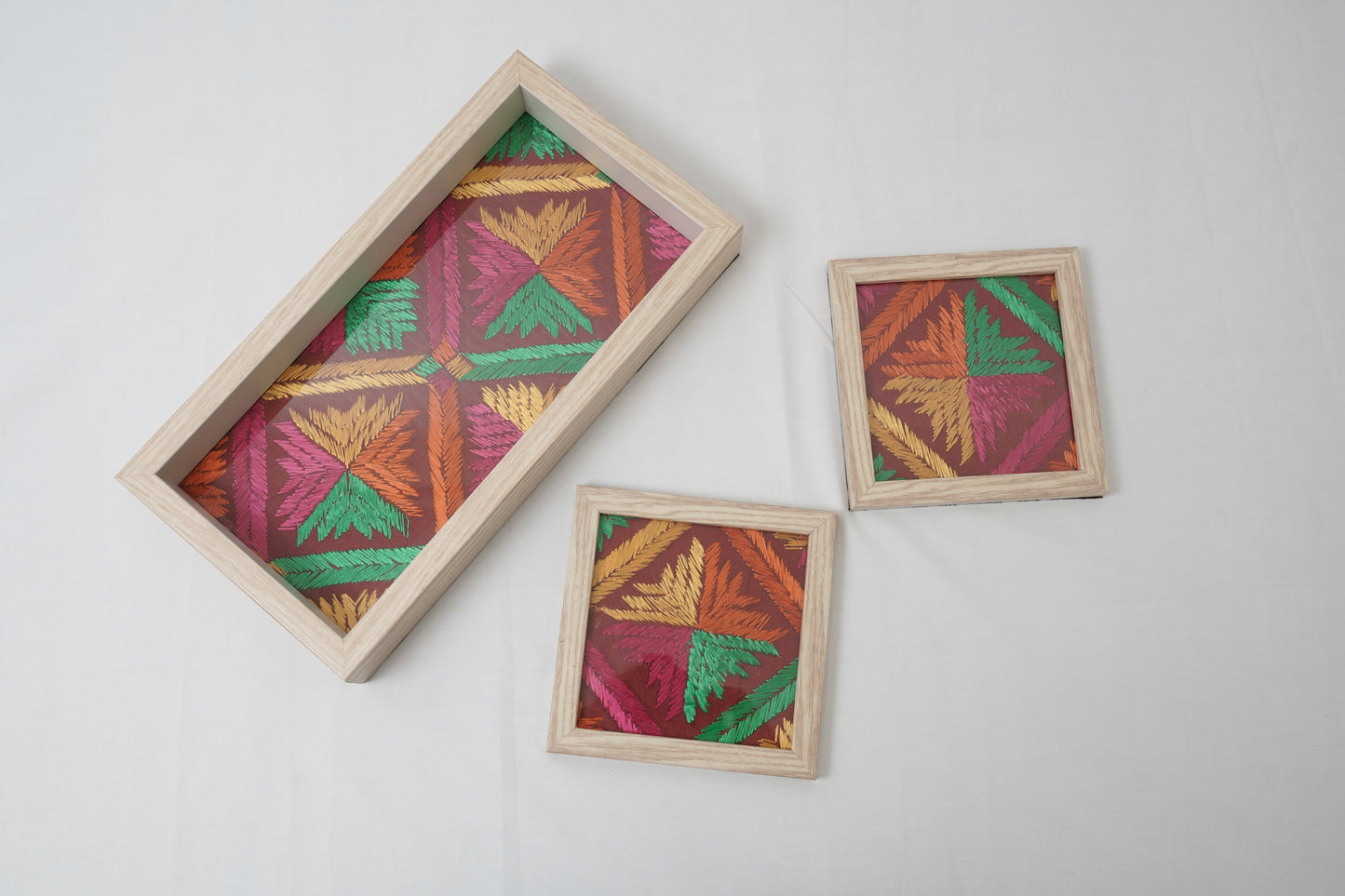 PHULKARI TRAY WITH COASTERS – HERITAGE IN EVERY THREAD